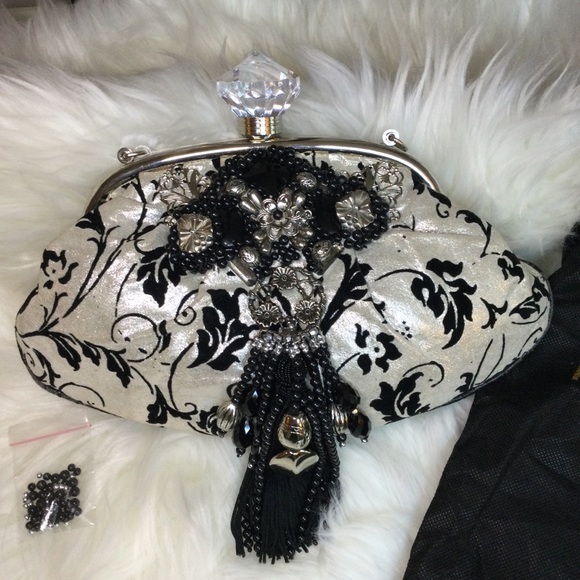 Mary Frances Florentine Garden #1524 Handbag - Picture 3 of 9